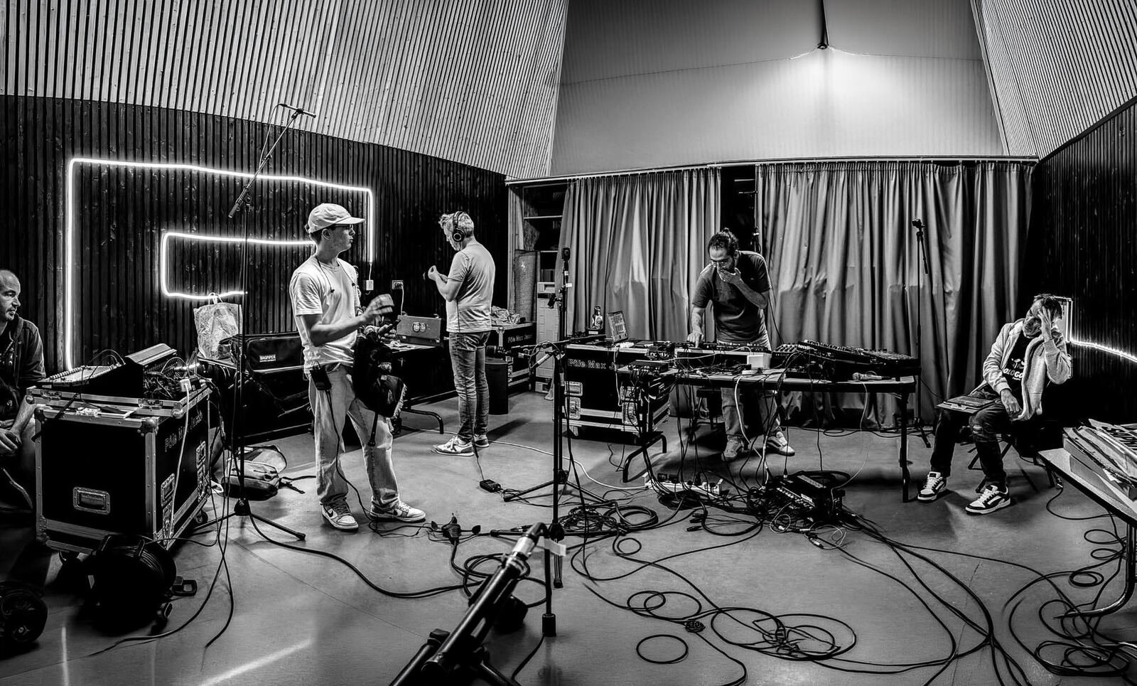 Dissidañs en répétition studio